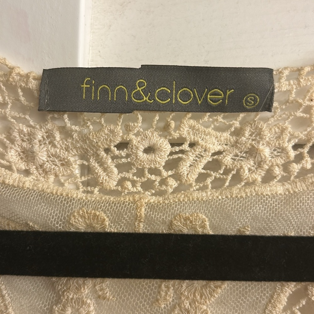 lacy, flowy layering top - Picture 6 of 6